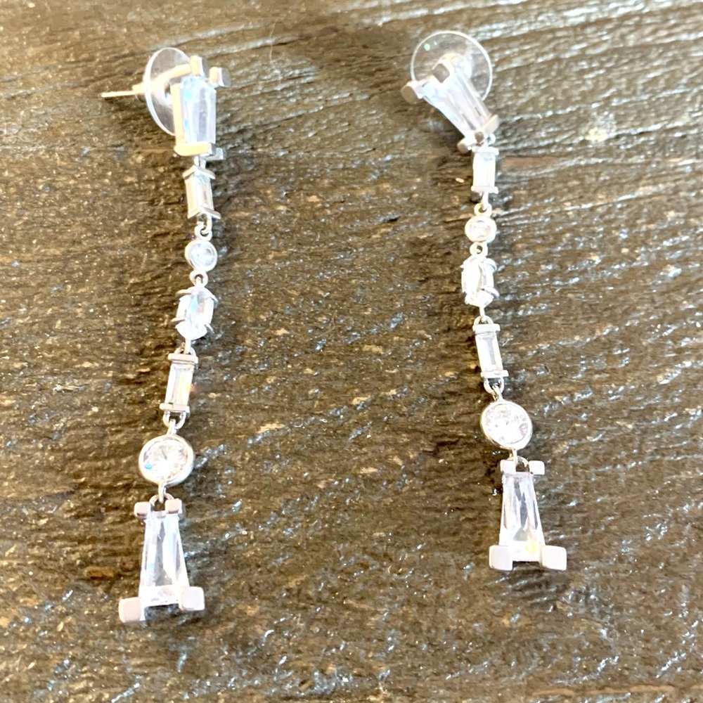 NWOT Kendra Scott Earrings